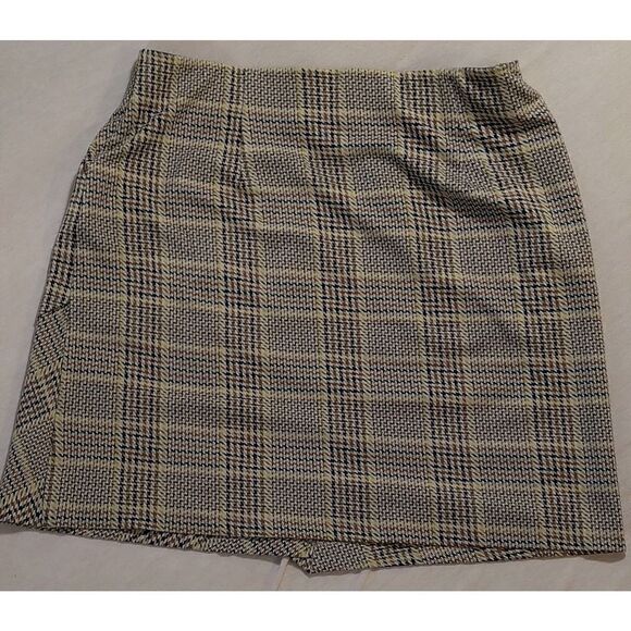 CABI PASTIME MINI SKIRT SIZE MEDIUM BROWN PLAID FRONT POCKETS SLIT - Picture 8 of 8